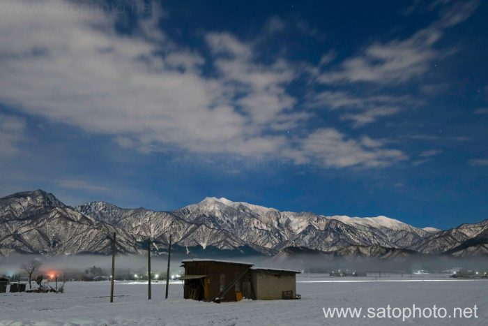 夜の巻機山
